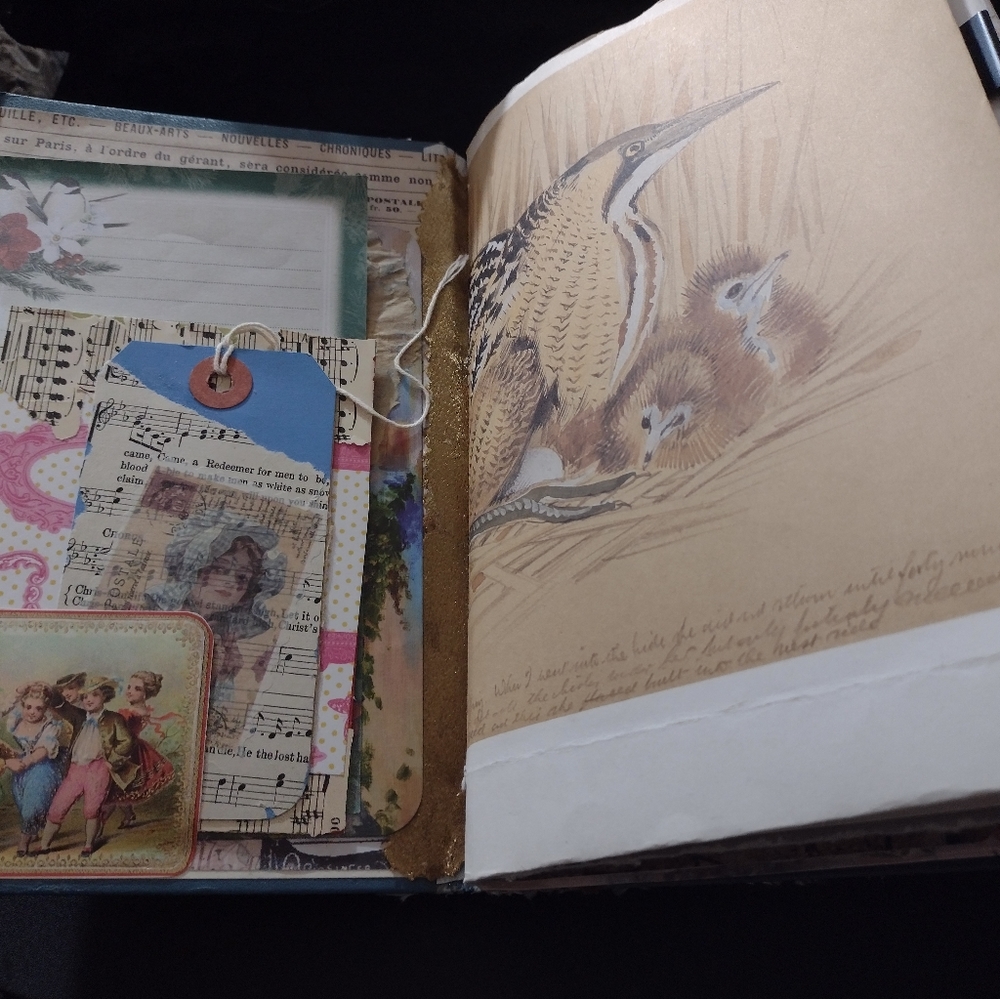 Handmade "Red Ribbon" junk journal - Picture 5 of 12